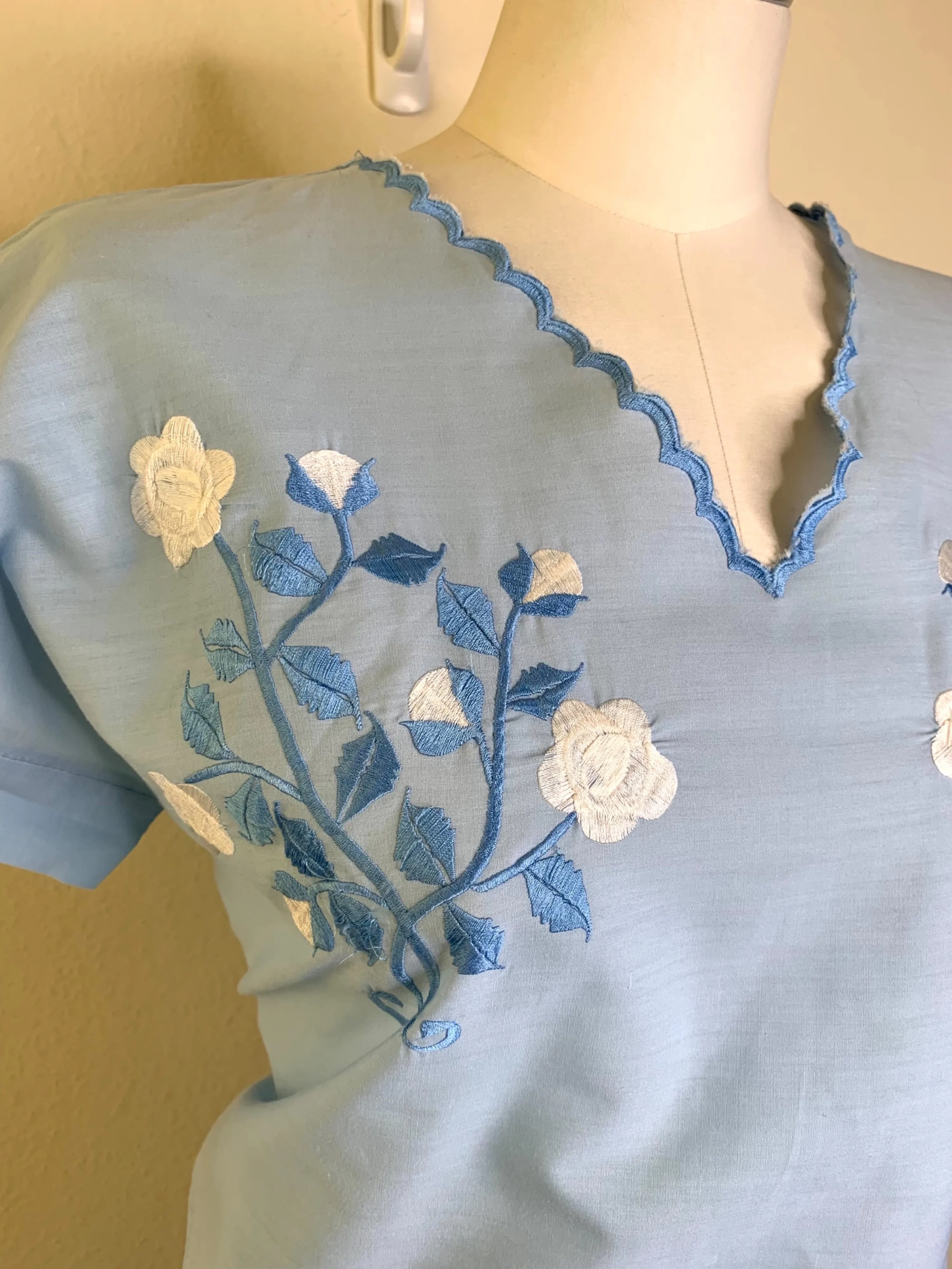 '60s Floral Embroidered Cotton Wrap Skirt and Top Set