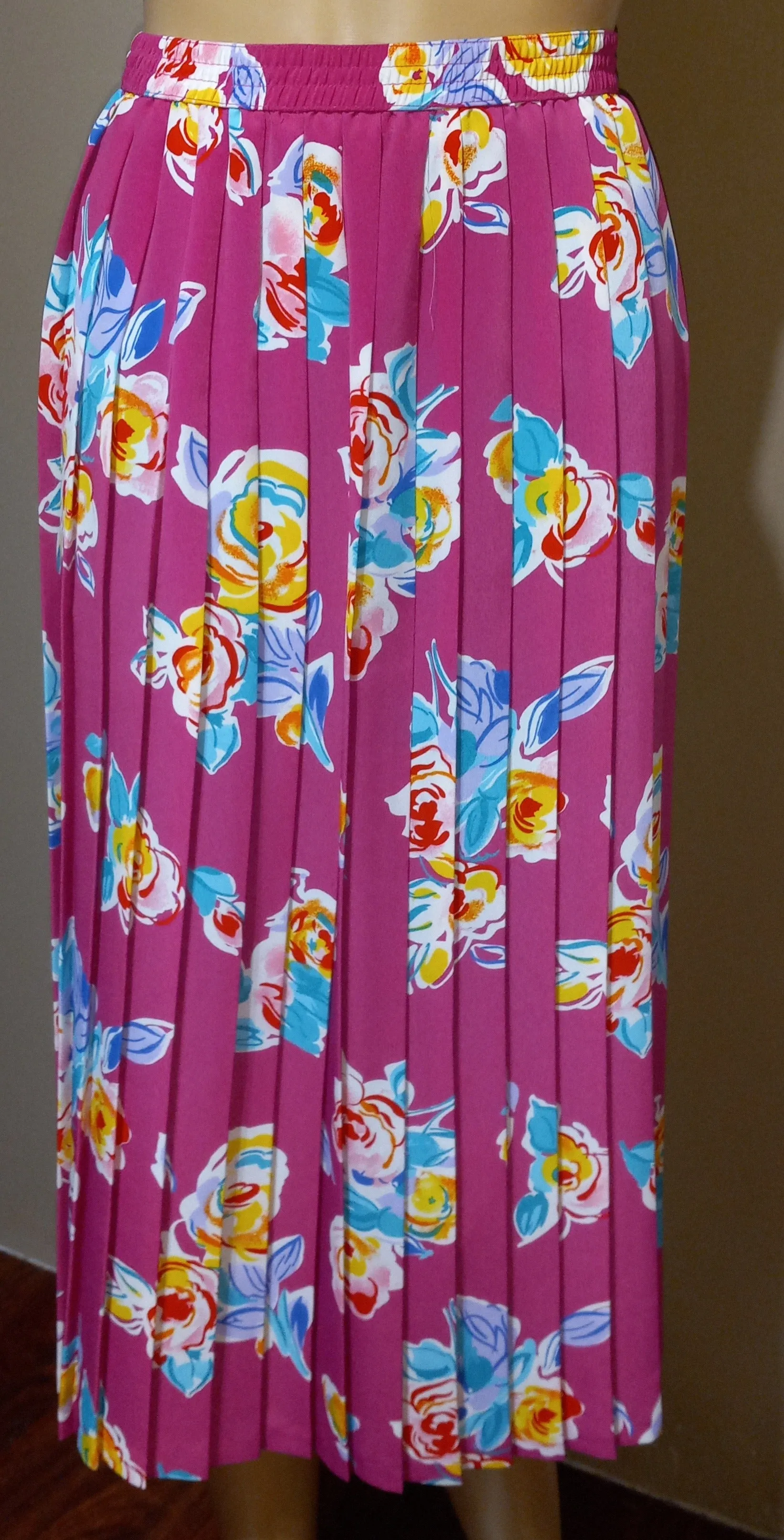 '80’s Polyester Pink Floral Pleated Skirt Set by Alfred Dunner