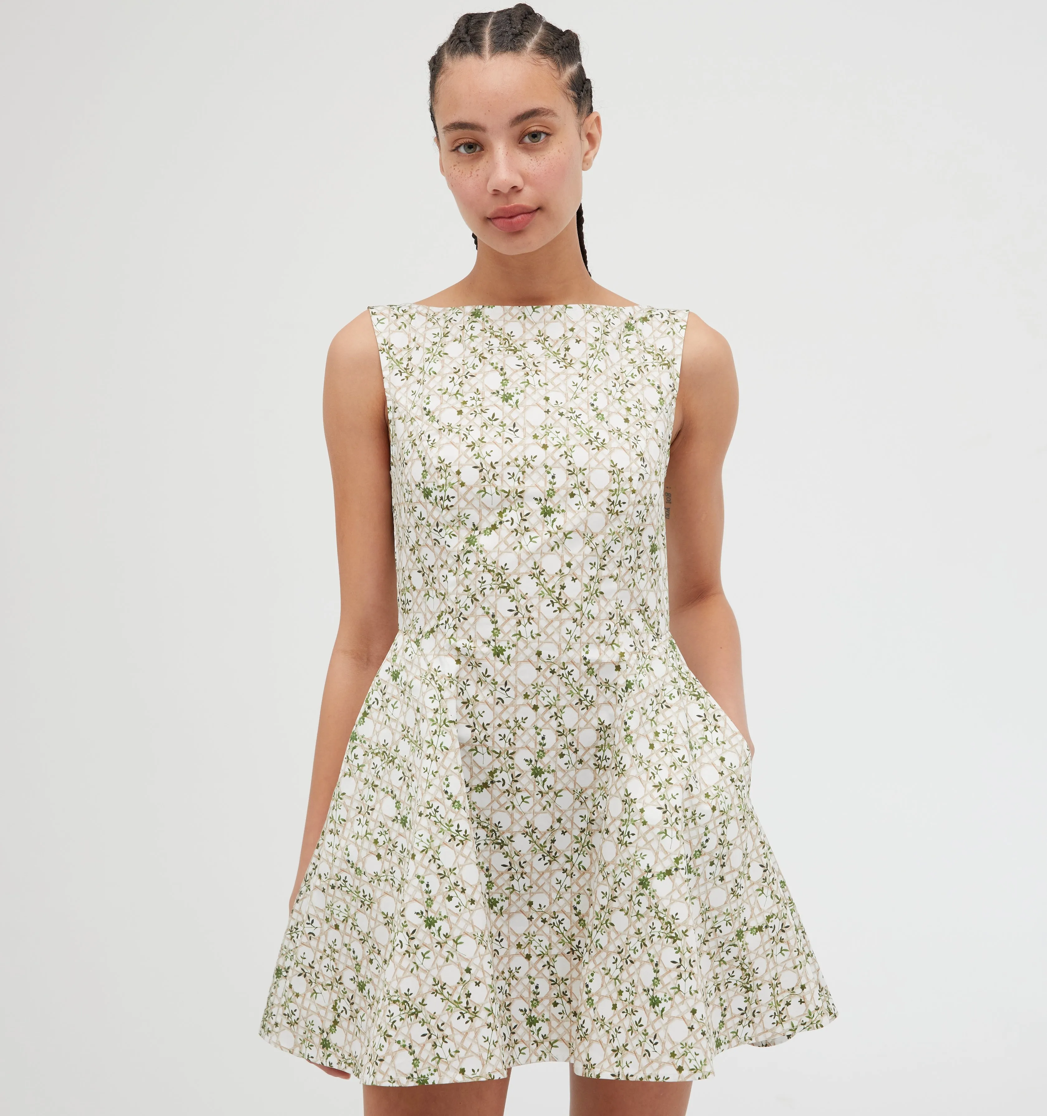 Sure! Here’s an optimized title for the e-commerce product:

Elegant Sutton Dress in Sand with Basketweave Vine Pattern