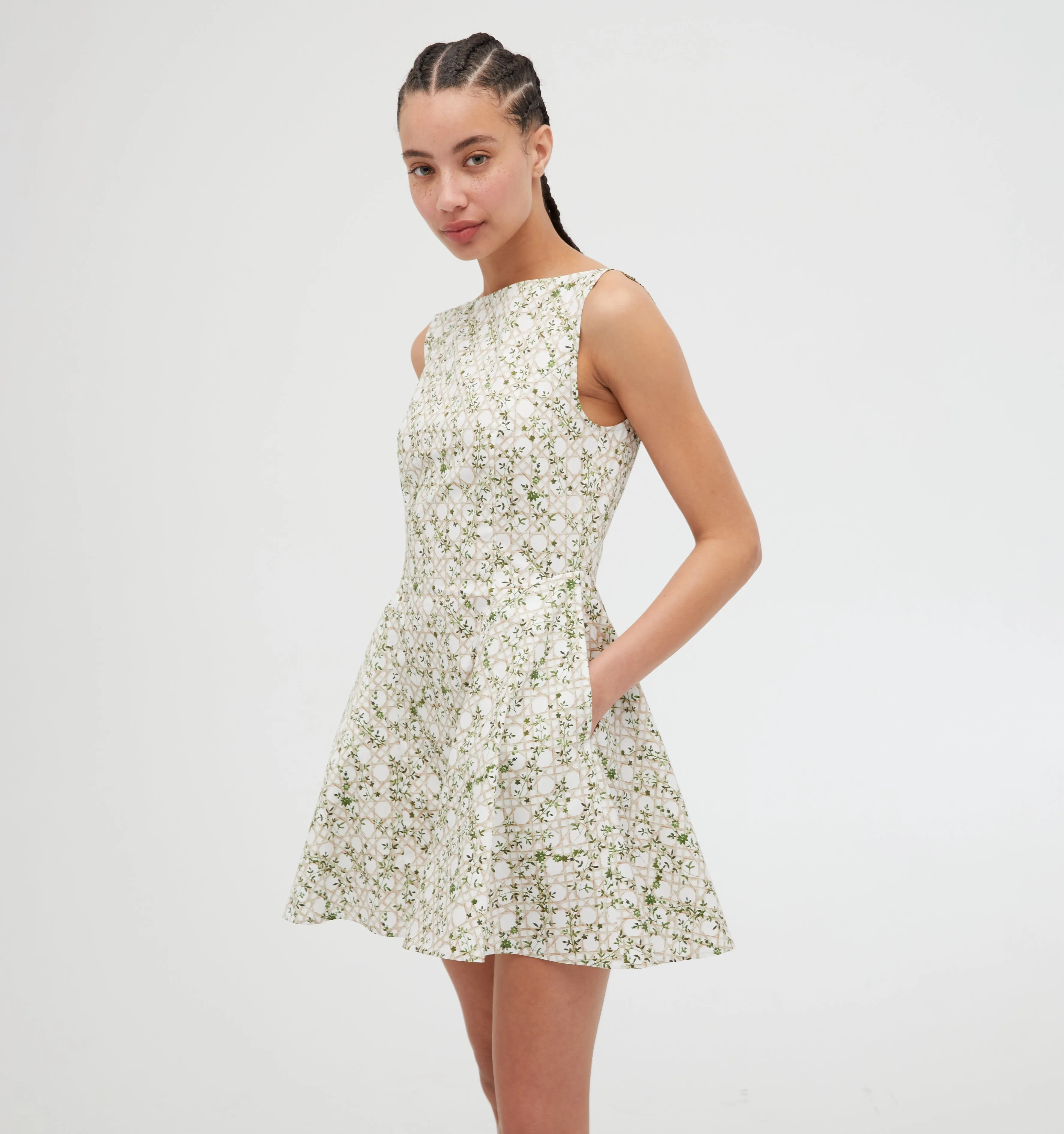 Sure! Here’s an optimized title for the e-commerce product:

Elegant Sutton Dress in Sand with Basketweave Vine Pattern
