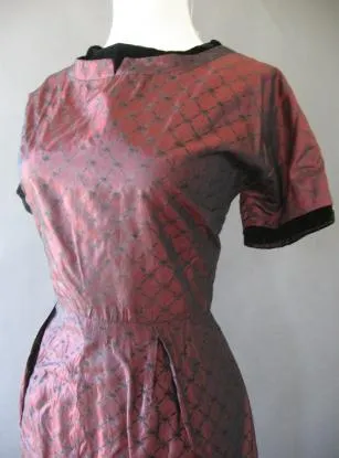Women's Vintage 50s Dress Red Flocked Sharkskin Taffeta Cocktail Party Medium VFG
