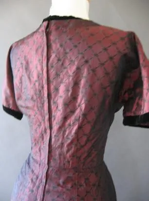 Women's Vintage 50s Dress Red Flocked Sharkskin Taffeta Cocktail Party Medium VFG